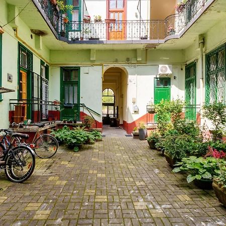 Harmony Hideaway In City Center Budapest Exterior photo